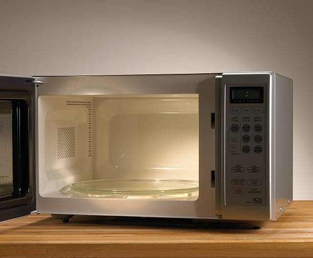 how to clean a microwave using fresh lemon juice